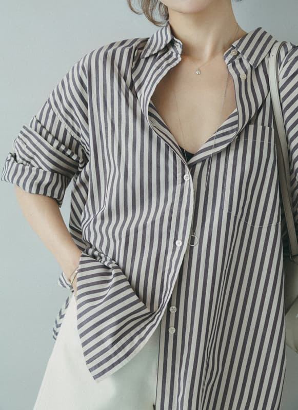 ストライプシャツ ゆったりシルエット縦縞シャツ