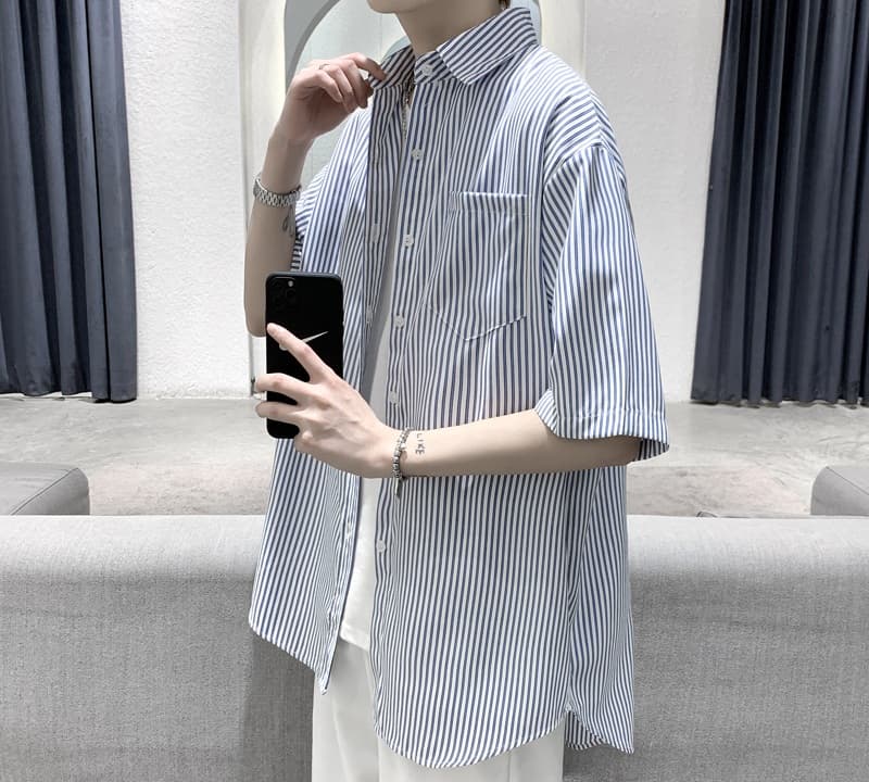 ストライプシャツ ゆったりシルエット縦縞シャツ