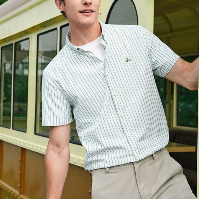 ストライプシャツ夏旅の半袖ストライプシャツ